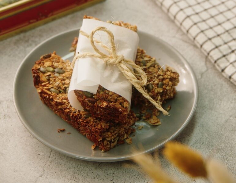 Granola bar with speculaas 